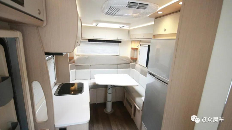 老人孩子房車旅行，選擇這款房車合適