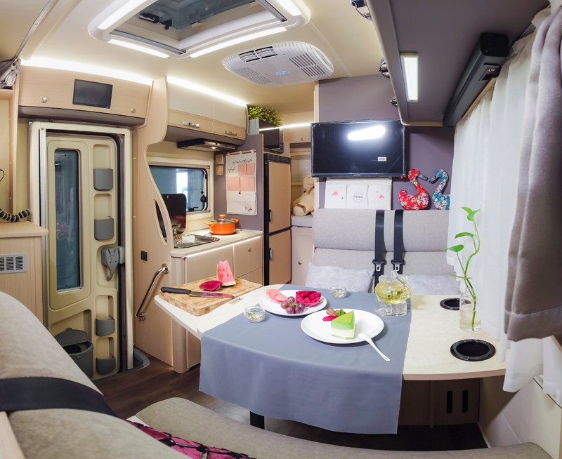 這款房車，勁大省油還是四驅房車