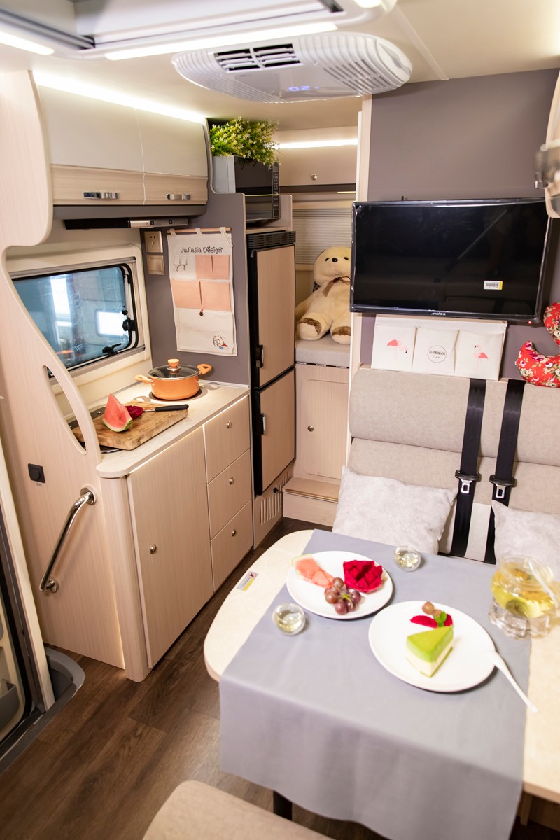 這款房車，勁大省油還是四驅房車