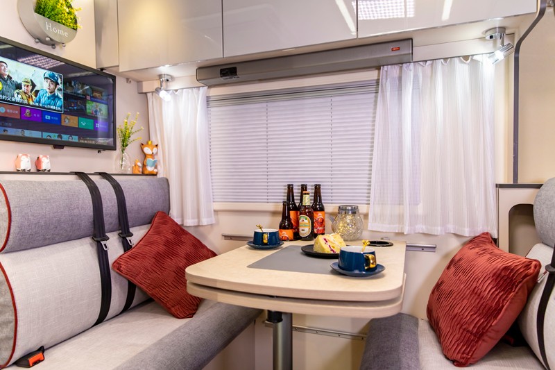 自由炮領銜,引爆成都房車展 自由炮領銜,引爆成都房車展