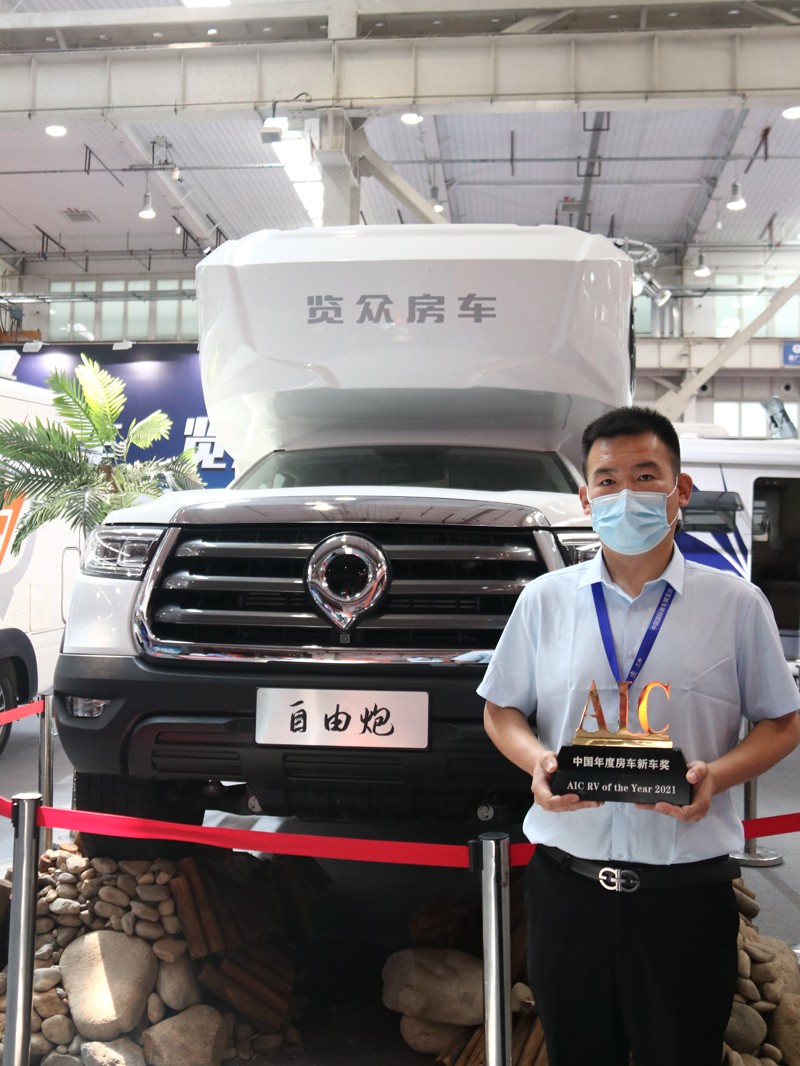 年度新車、自動檔、四驅，能選的房車