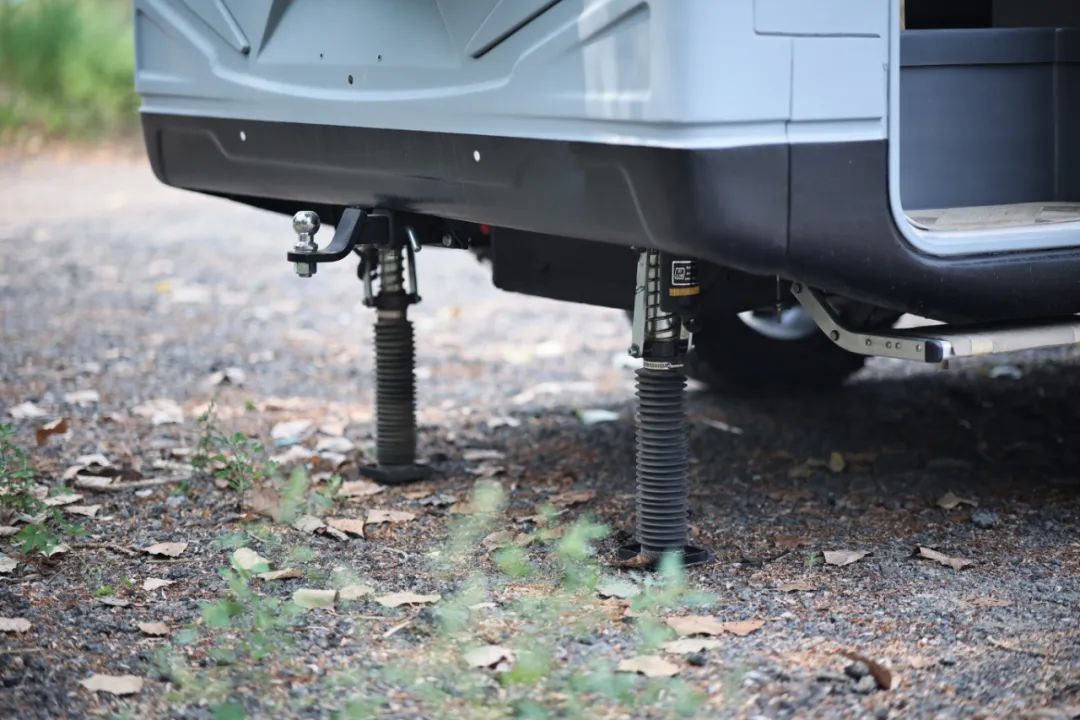 TOD智能四驅 全車越野套件，這是不是你理想的C型越野房車？