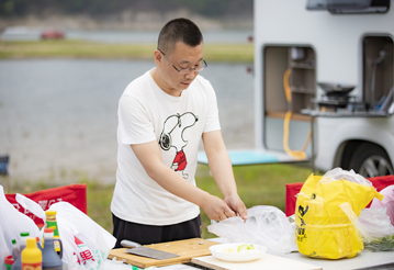外觀大氣，空間十足的房車