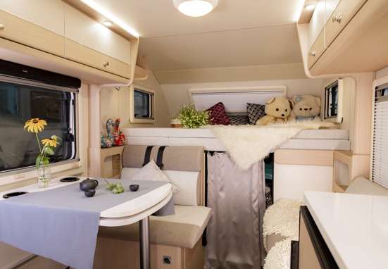 大床、大客廳得房車，四驅、動力好